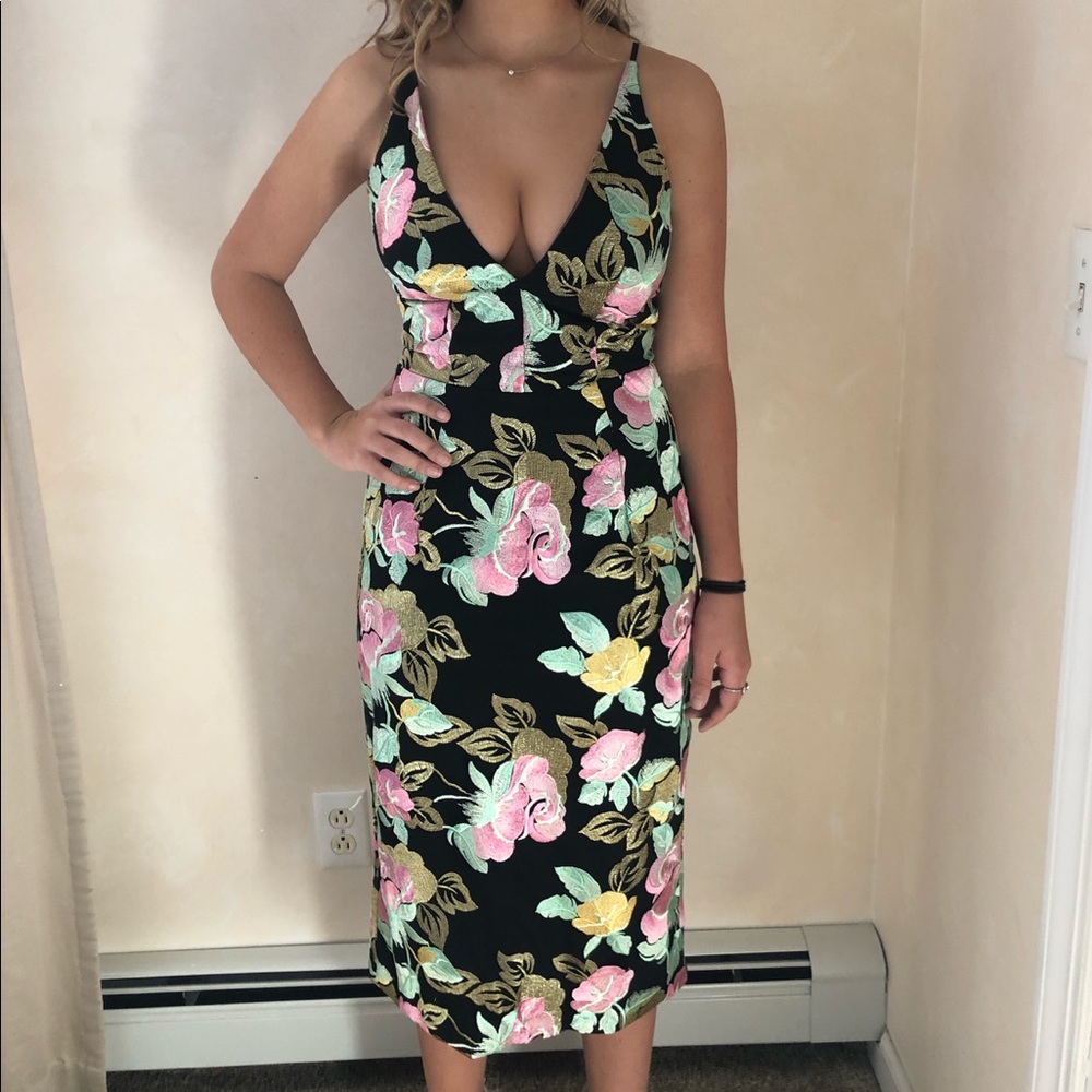 DRESS THE POPULATION Spring flower dress (EUC)